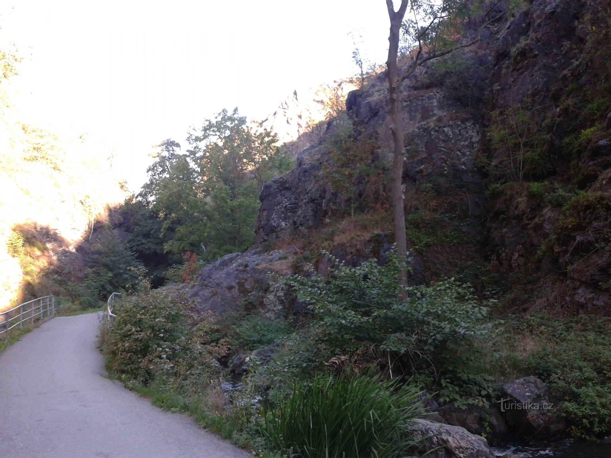 Passeio de bicicleta Teplice - Hostivice u Prahy-Kralupy n/Vl.-Mělník-Rudnice-Litoměřice-Ú