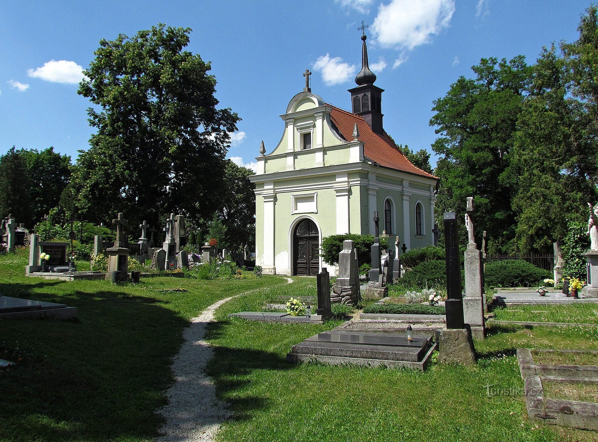 Dačice - Pyhän Rochin, Šebestiánin ja St. Rosalien hautausmaakappeli