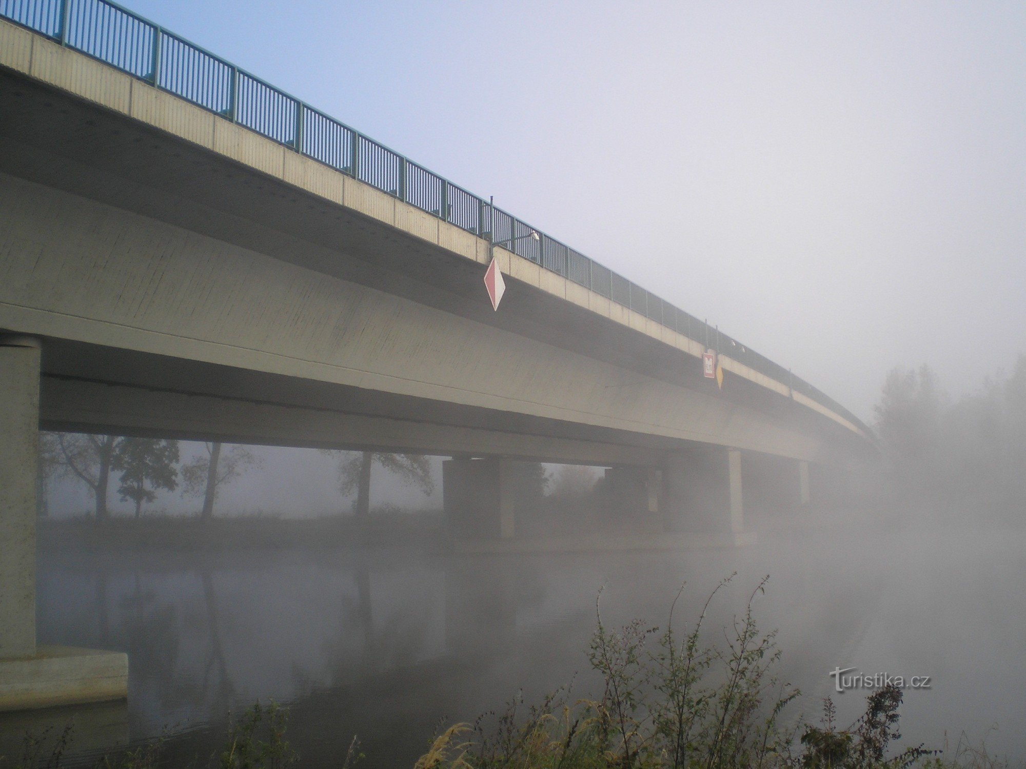 Most na autocesti preko Elbe