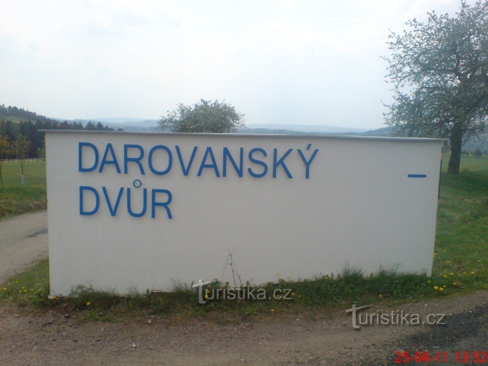 DAROVANSKÝ DVŮR