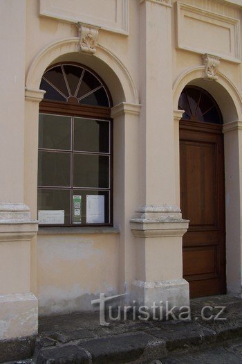 Dedail of doors and windows at the vestibule of the synagogue