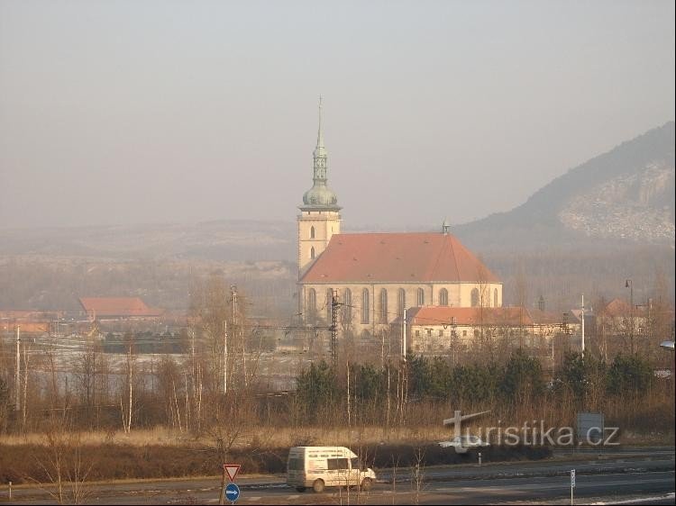 La chiesa del decano a Most: la chiesa ha un'Assunzione della Vergine sull'esempio del gotico della Germania meridionale