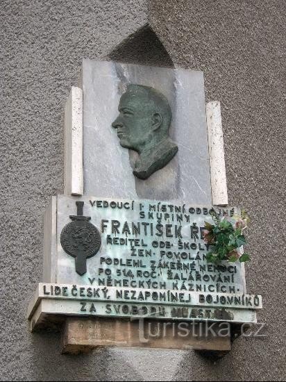 Plaquette op het huis op het plein U Saská brány