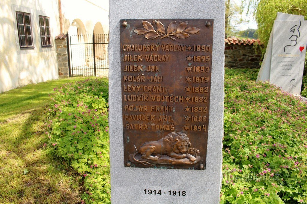 Plaque on the monument