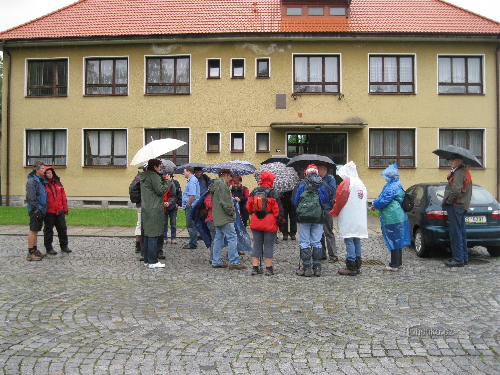 Deštivý start