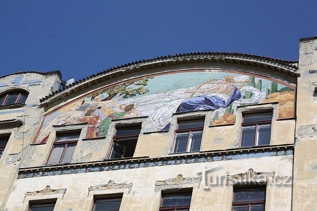detalj av fasaden - mosaik