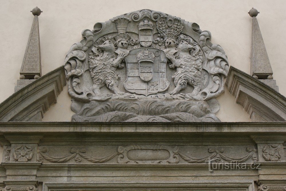 portal detail