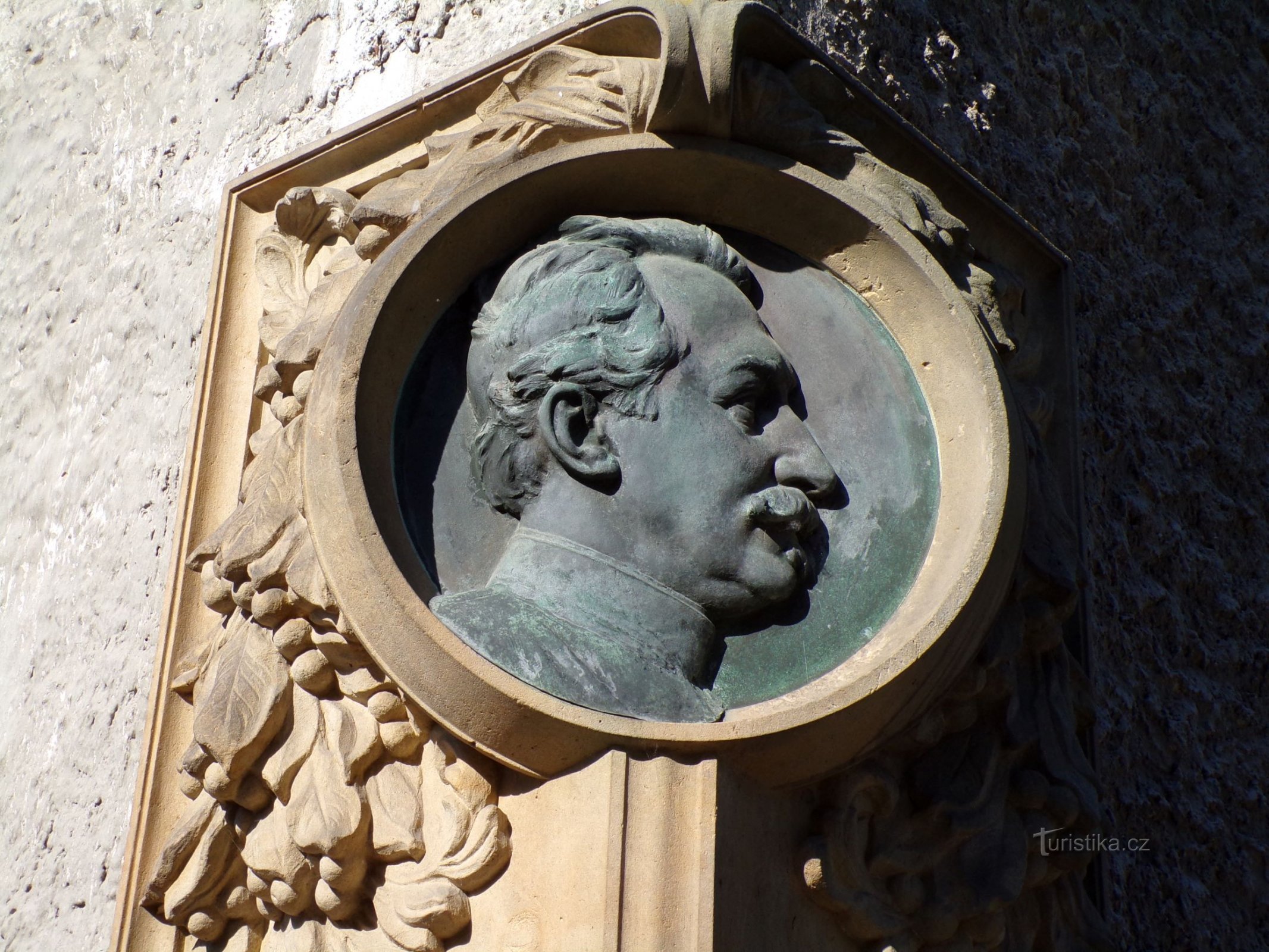 Detail of the relief of the memorial plaque JUDr. Jan Podlipny (Hněvčeves, 20.6.2021)
