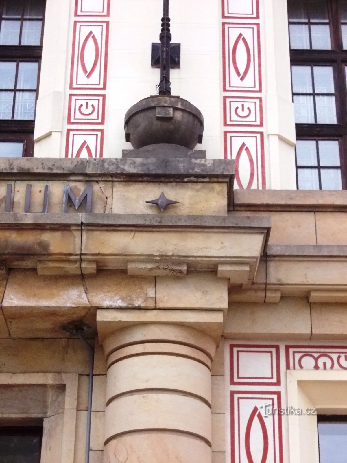 detalle de la decoración de la fachada del edificio