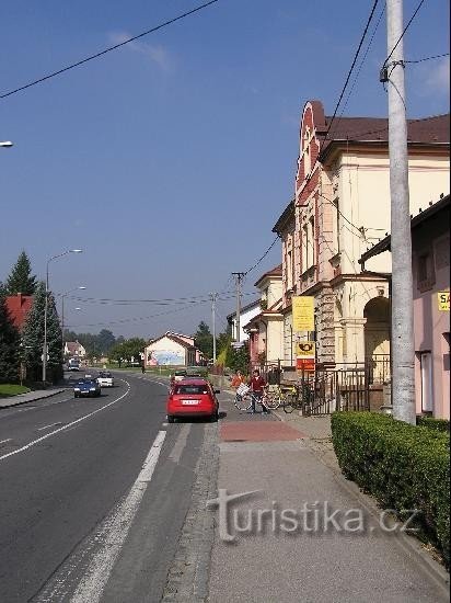 Dětmarovice: Dětmarovice - Postamt und Hauptstraße durch die Stadt