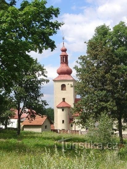 Detrichov: Kerk van St. Peter en Paul (bouwjaar 1350)