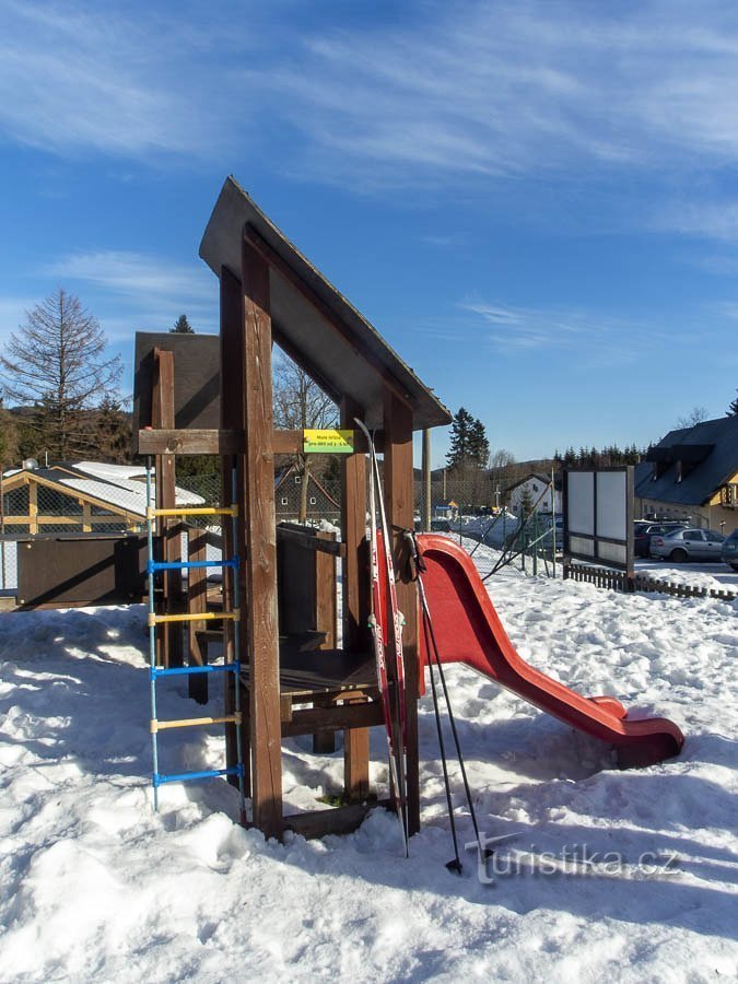 Children's playground at Chata Ramzová