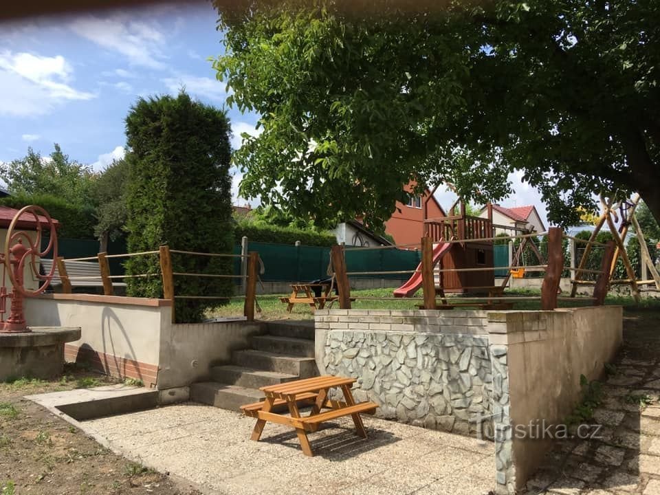 Kinderspielplatz im Königreich der Zeit Protivín