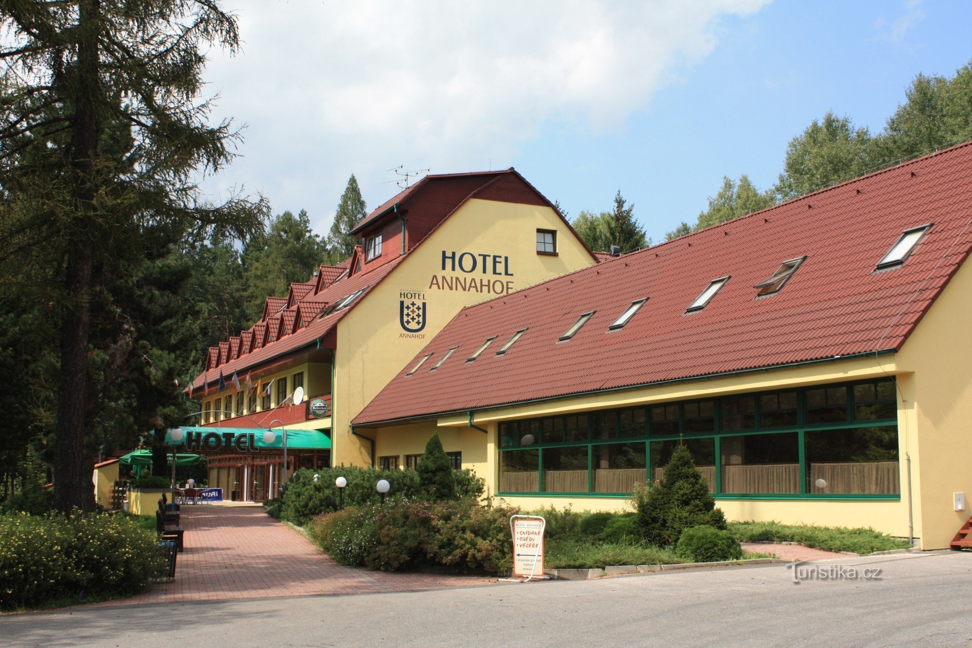 Devět křížů - hotel Annahof