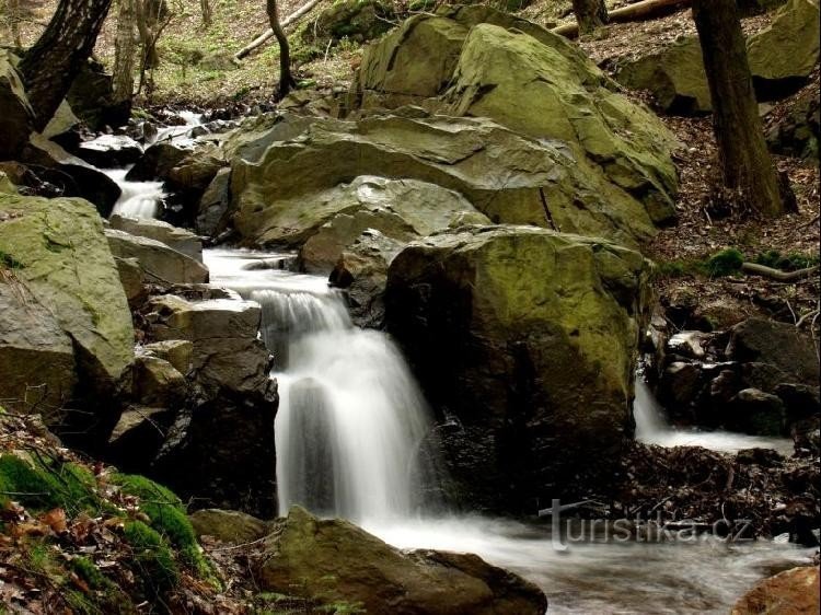 Dírka: Wasserfälle Dírka Oberer Teil