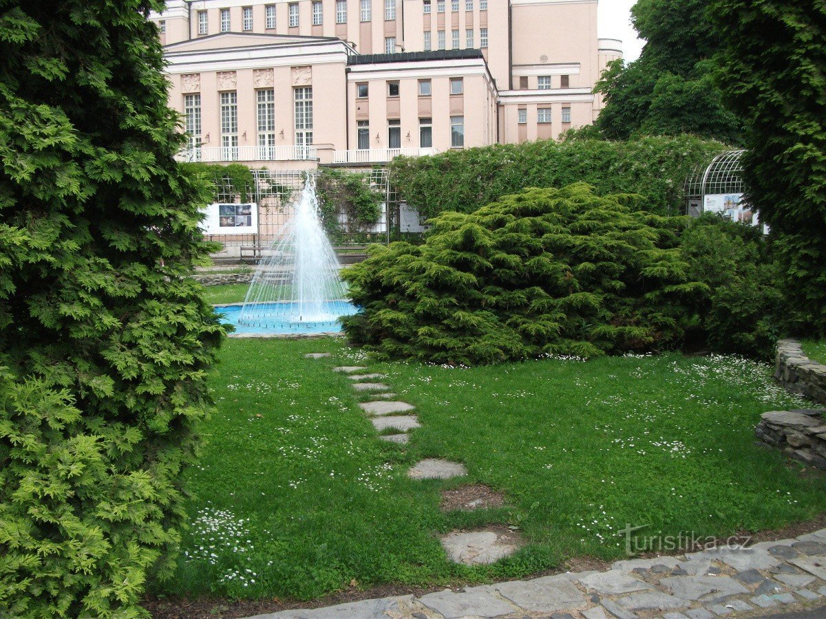 Parcul teatrului din Teplice