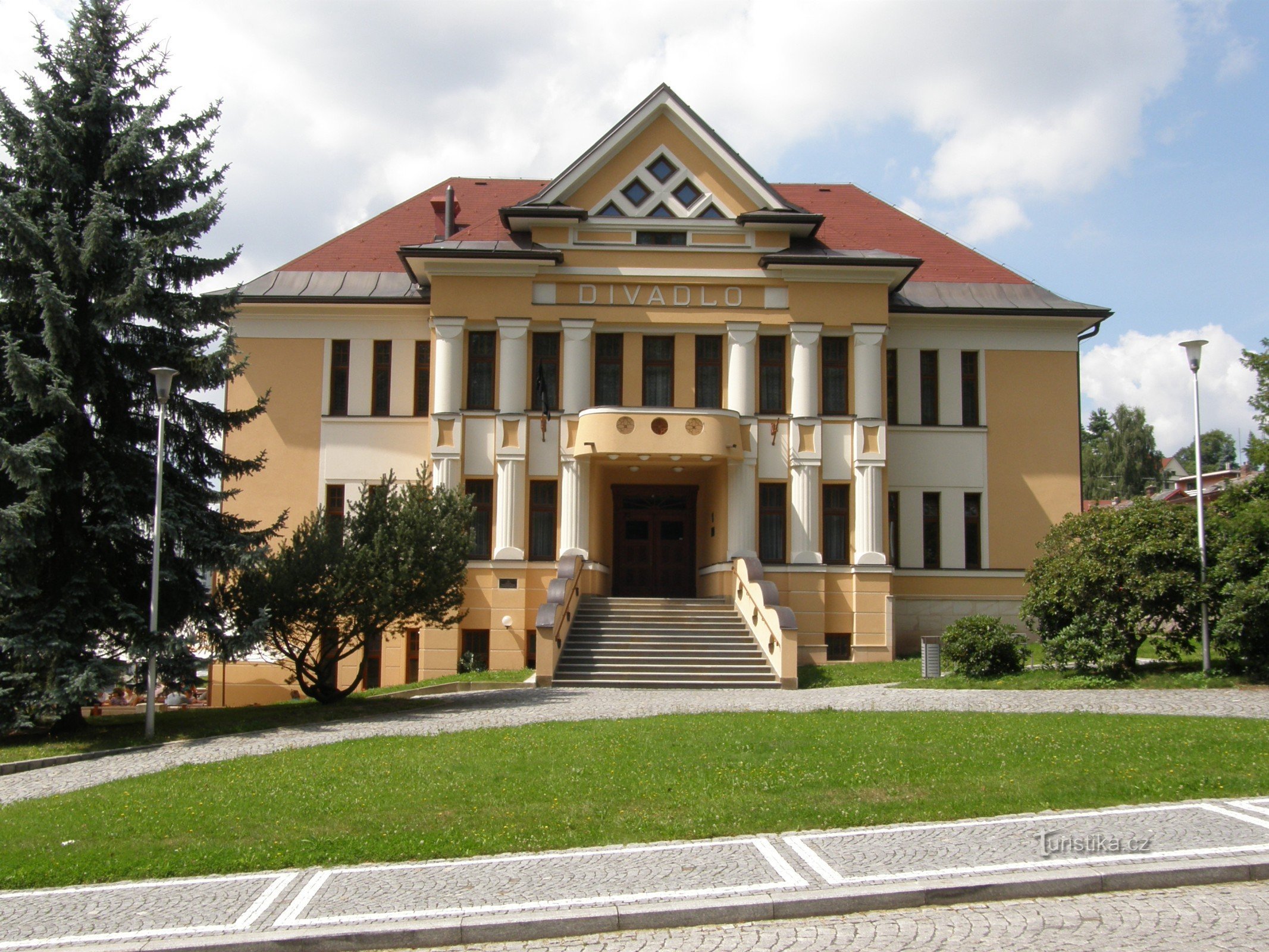 JKTyla Theater in Červené Kostelec