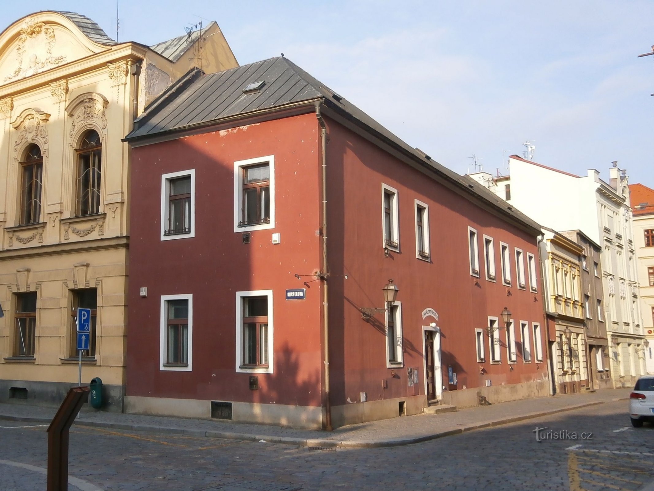 Dlouhá čp. 194 (Hradec Králové, 14.7.2013)