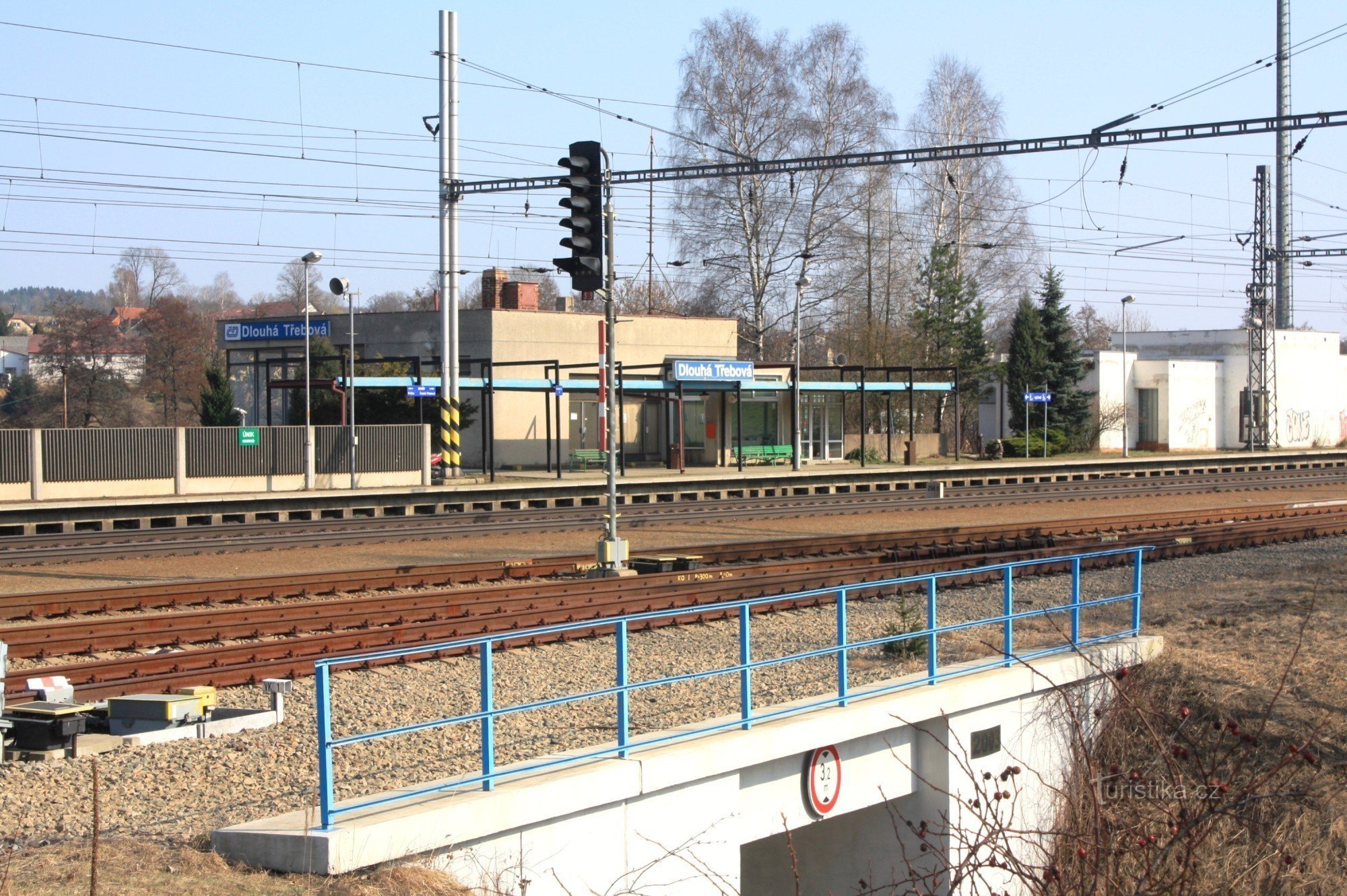 Dlouhá Třebová, Bahnhof