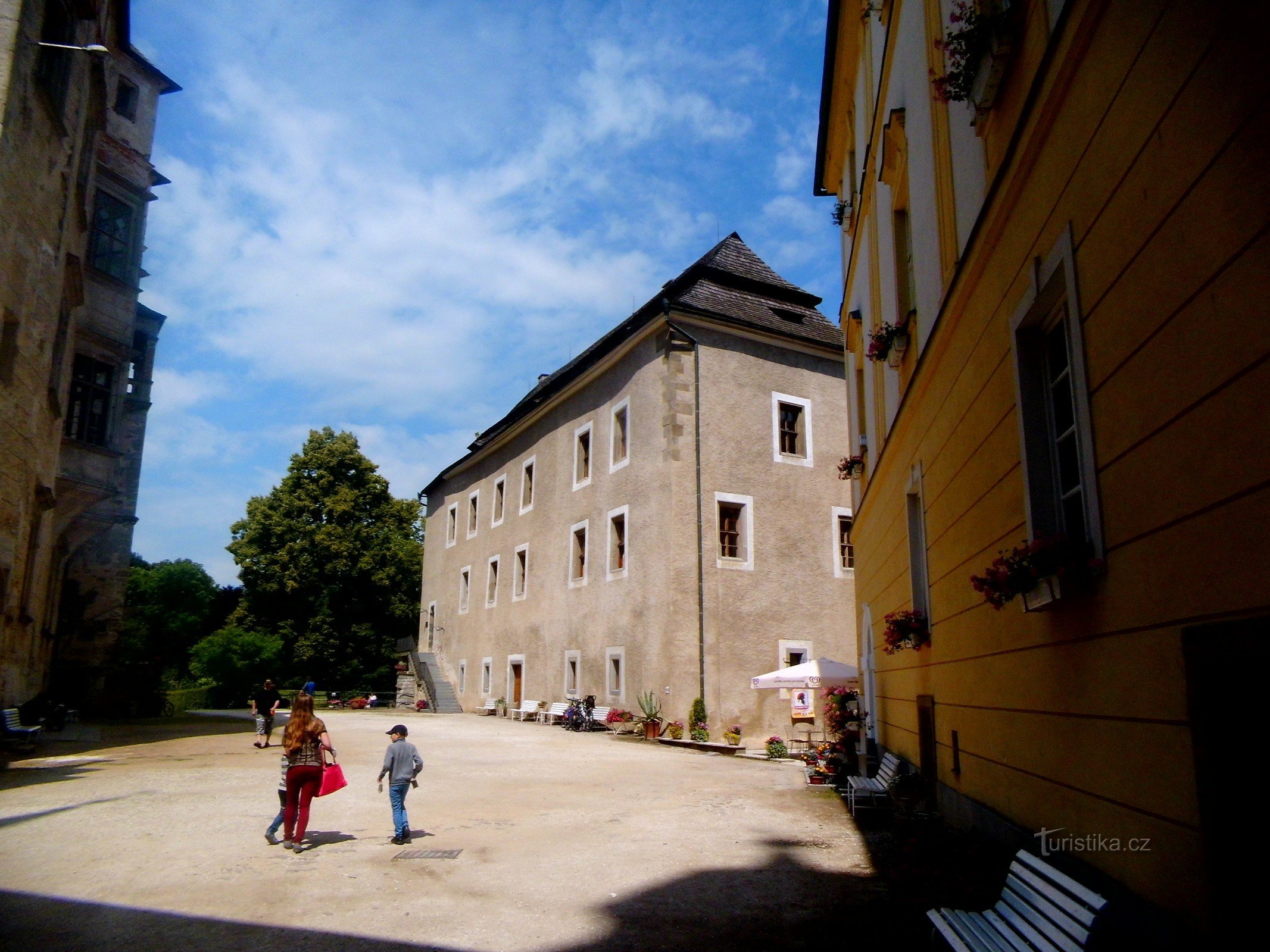 À Blatná pour le château et le troupeau de daims