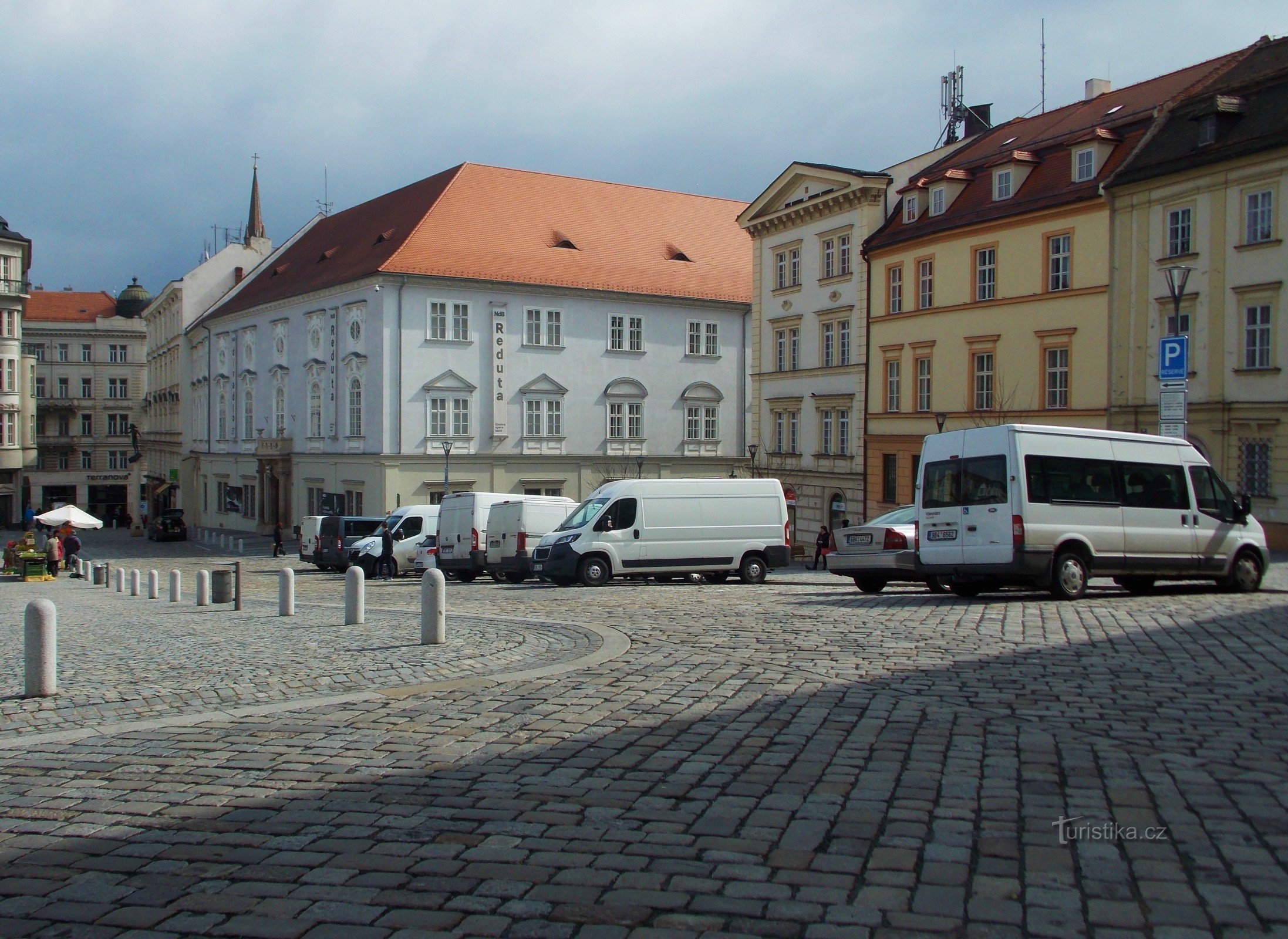 Til teatret i Brno