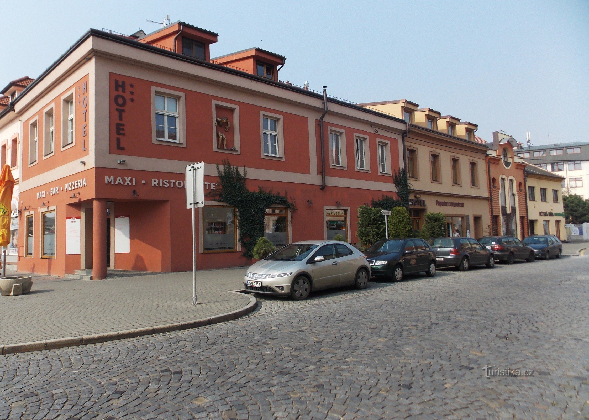 Do hotelu Maxi ristorante w Uherské Hradiště