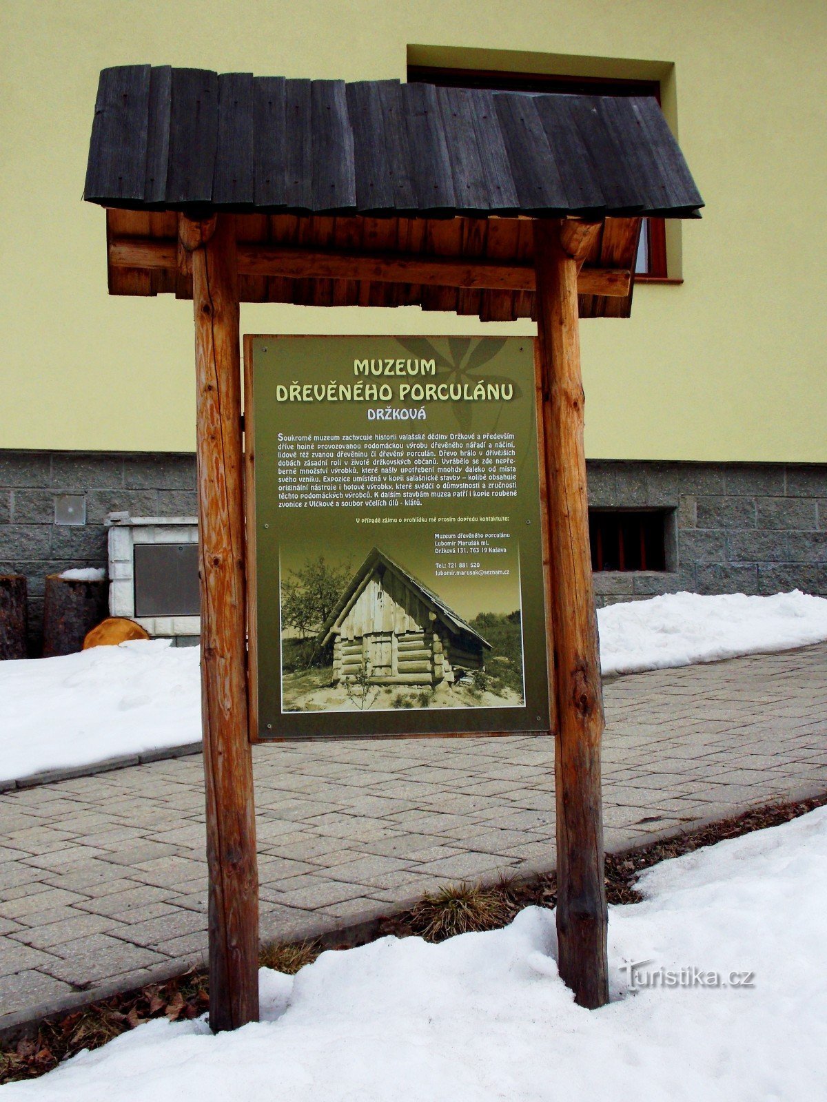 A Zlín melletti Držkovában található fa porcelánmúzeumba