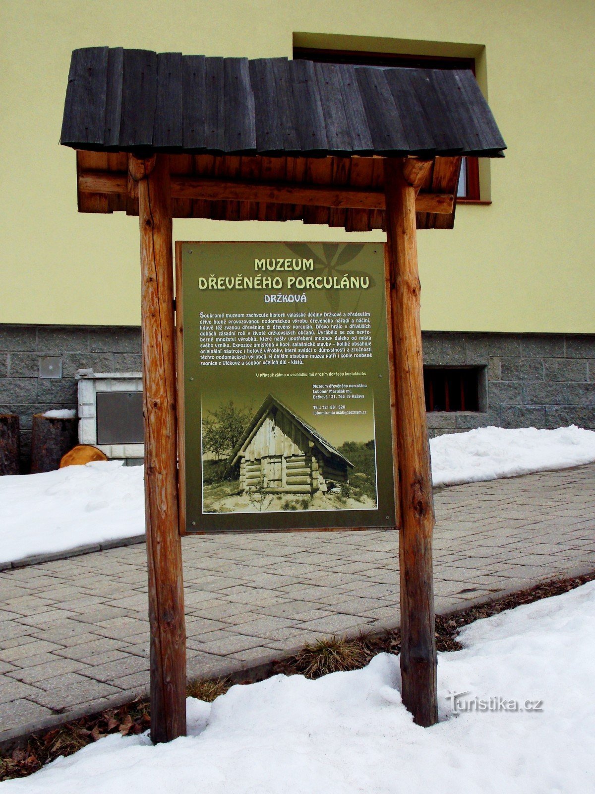 Til træporcelænsmuseet i Držková nær Zlín