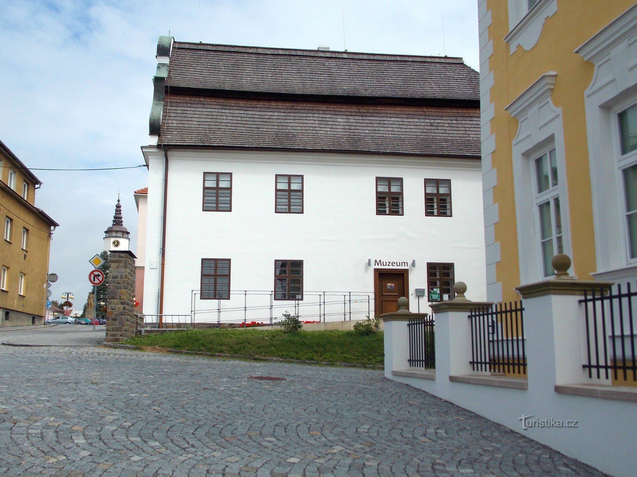 Zum Museum in Bílovec