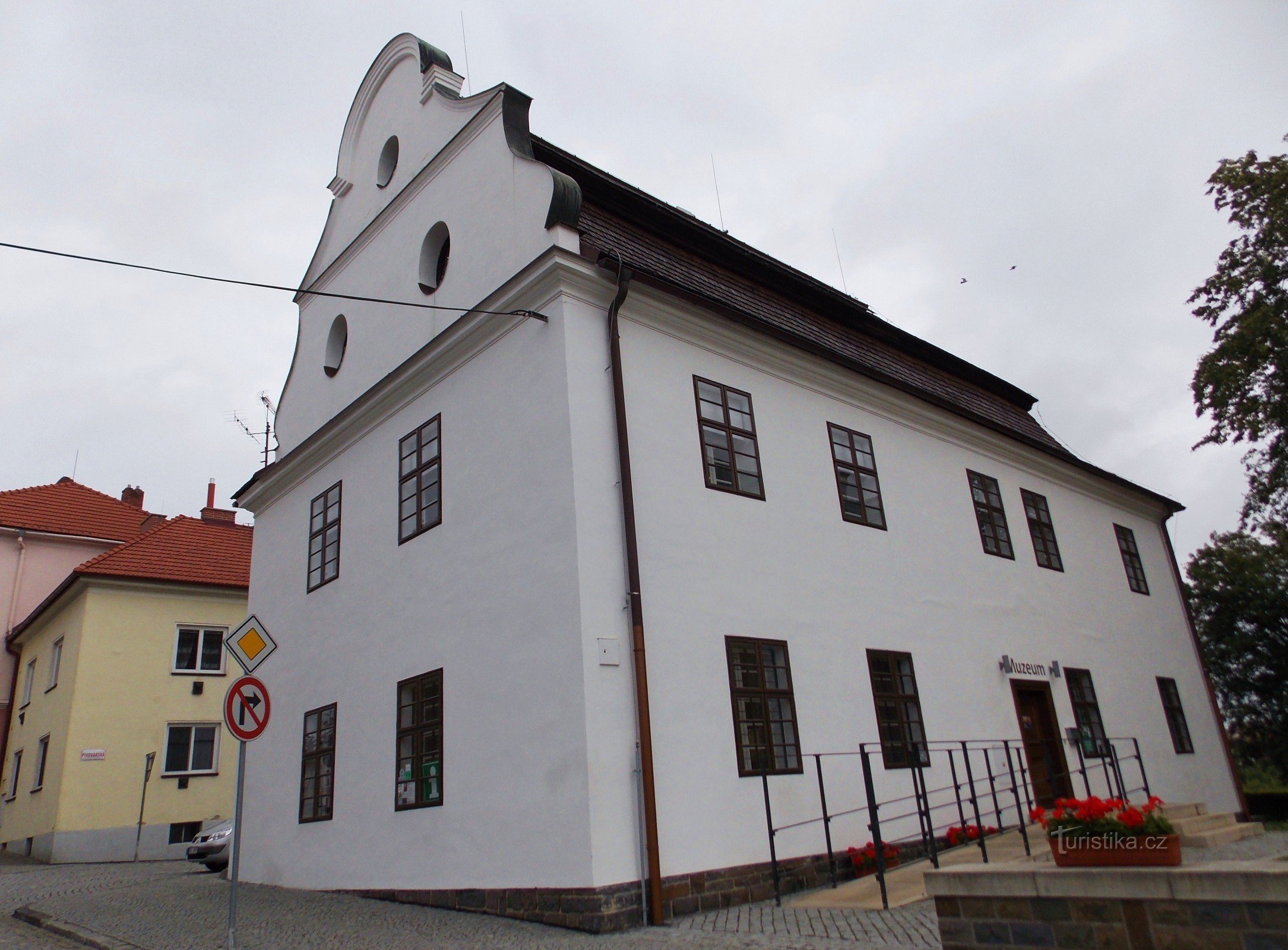 Zum Museum in Bílovec