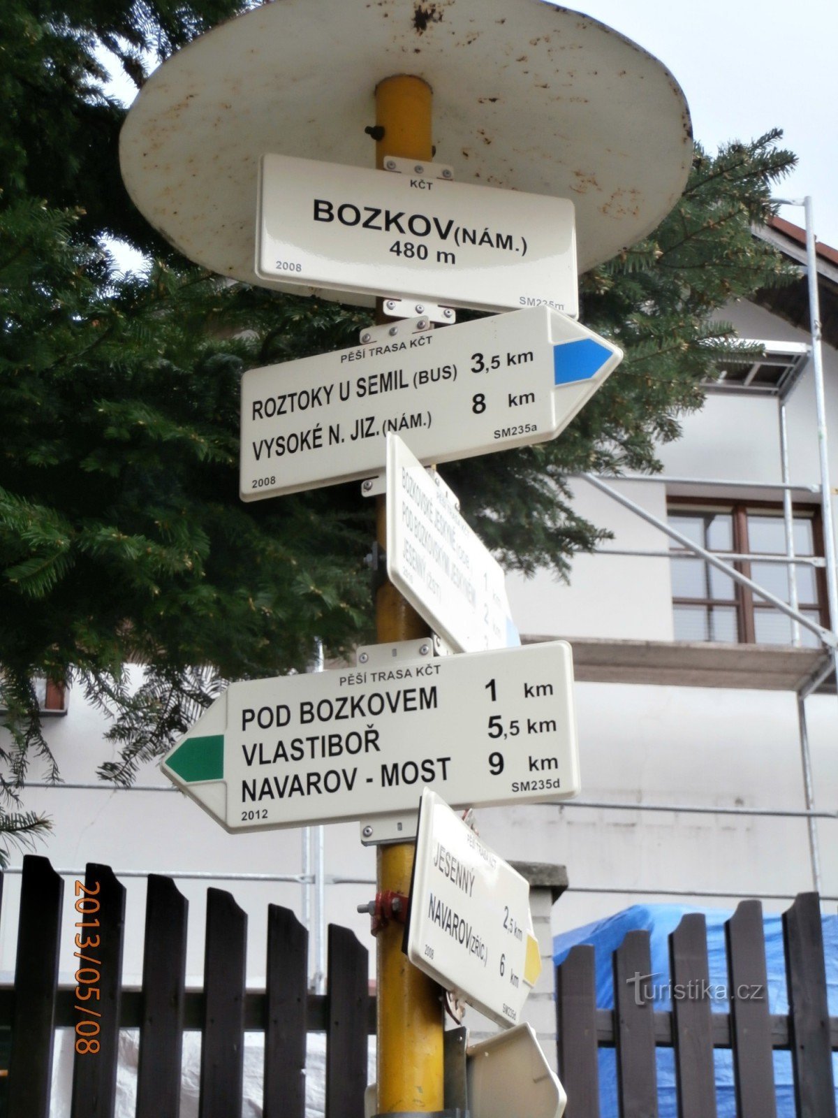 Naar Návarov via Bozkov