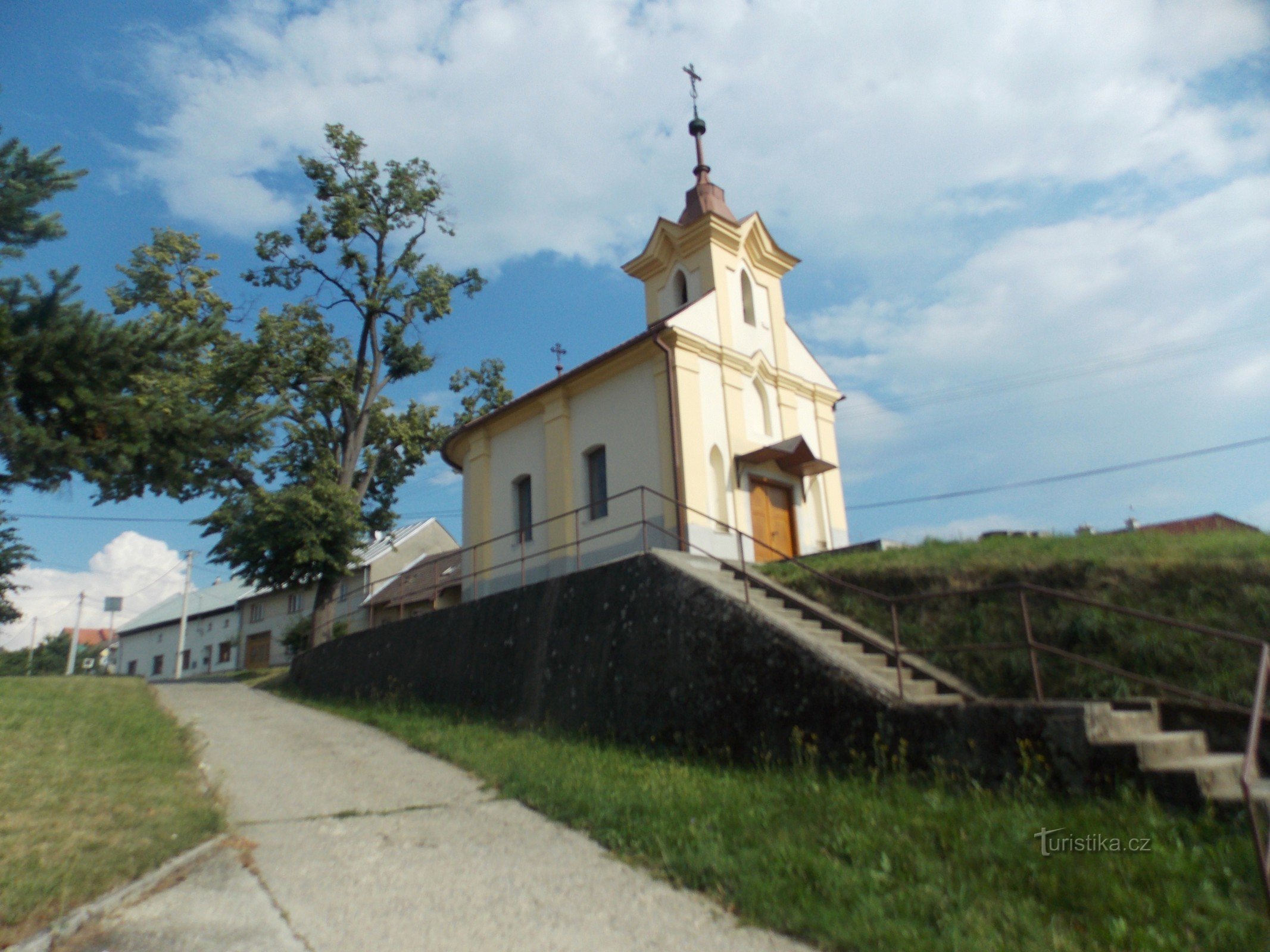 Al pueblo de Hostišová en la región de Zlín