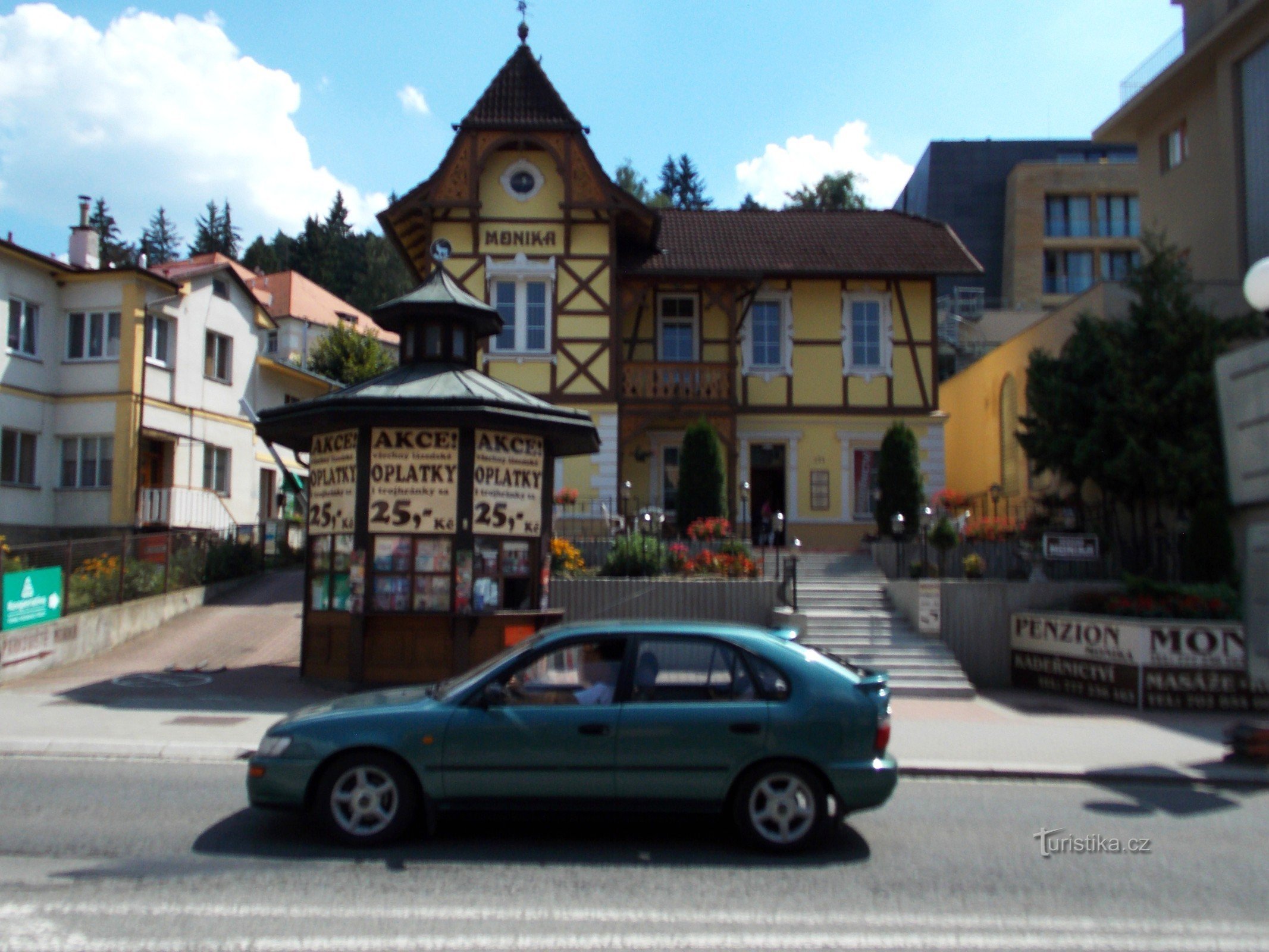 Đến nhà khách Monika ở Luhačovice