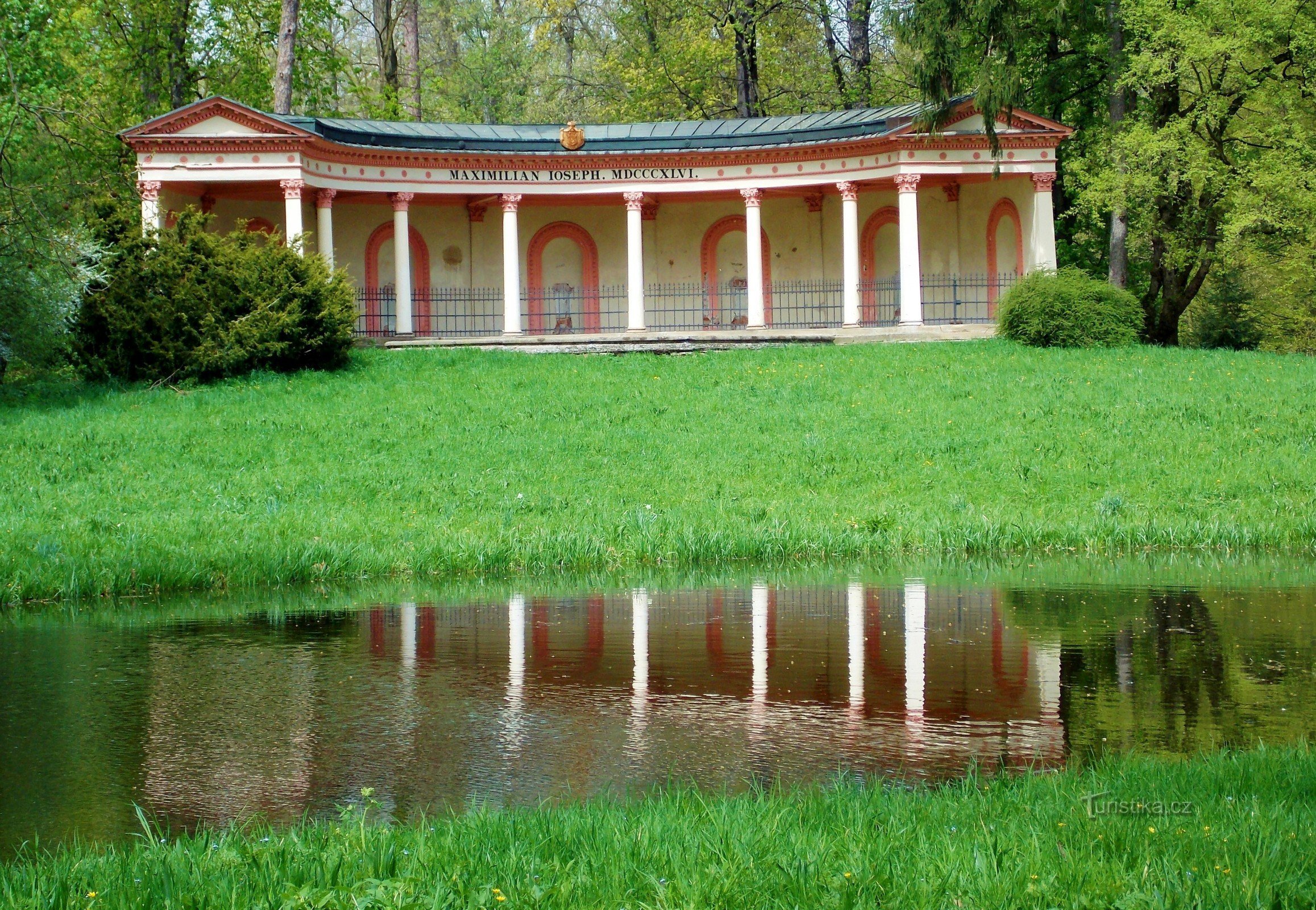 Au jardin Podzámecká à Kroměříž, autour de la colonnade Pompej