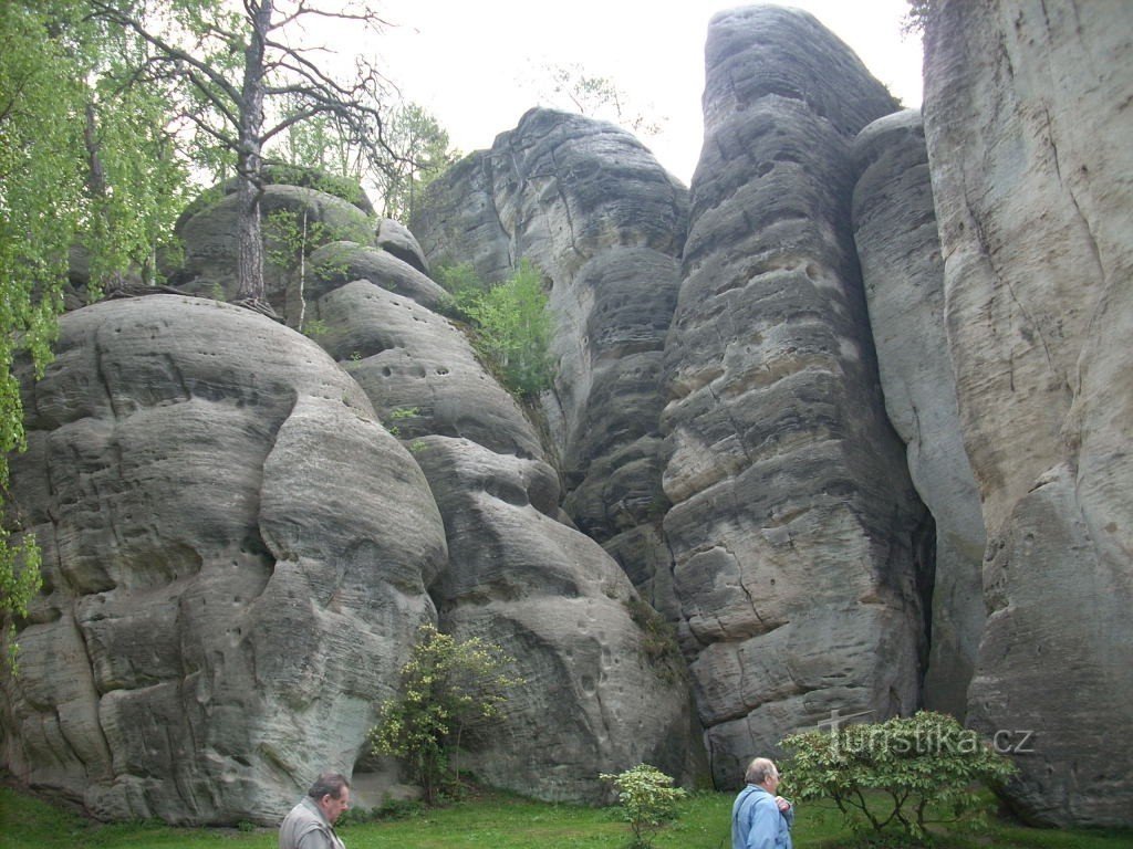 Para as torres de Adršpach