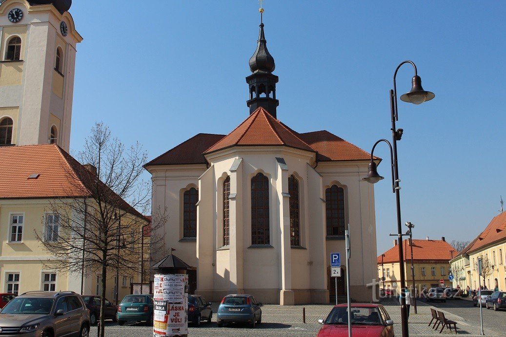 Dobřany, église St. Presbytère Nicolas