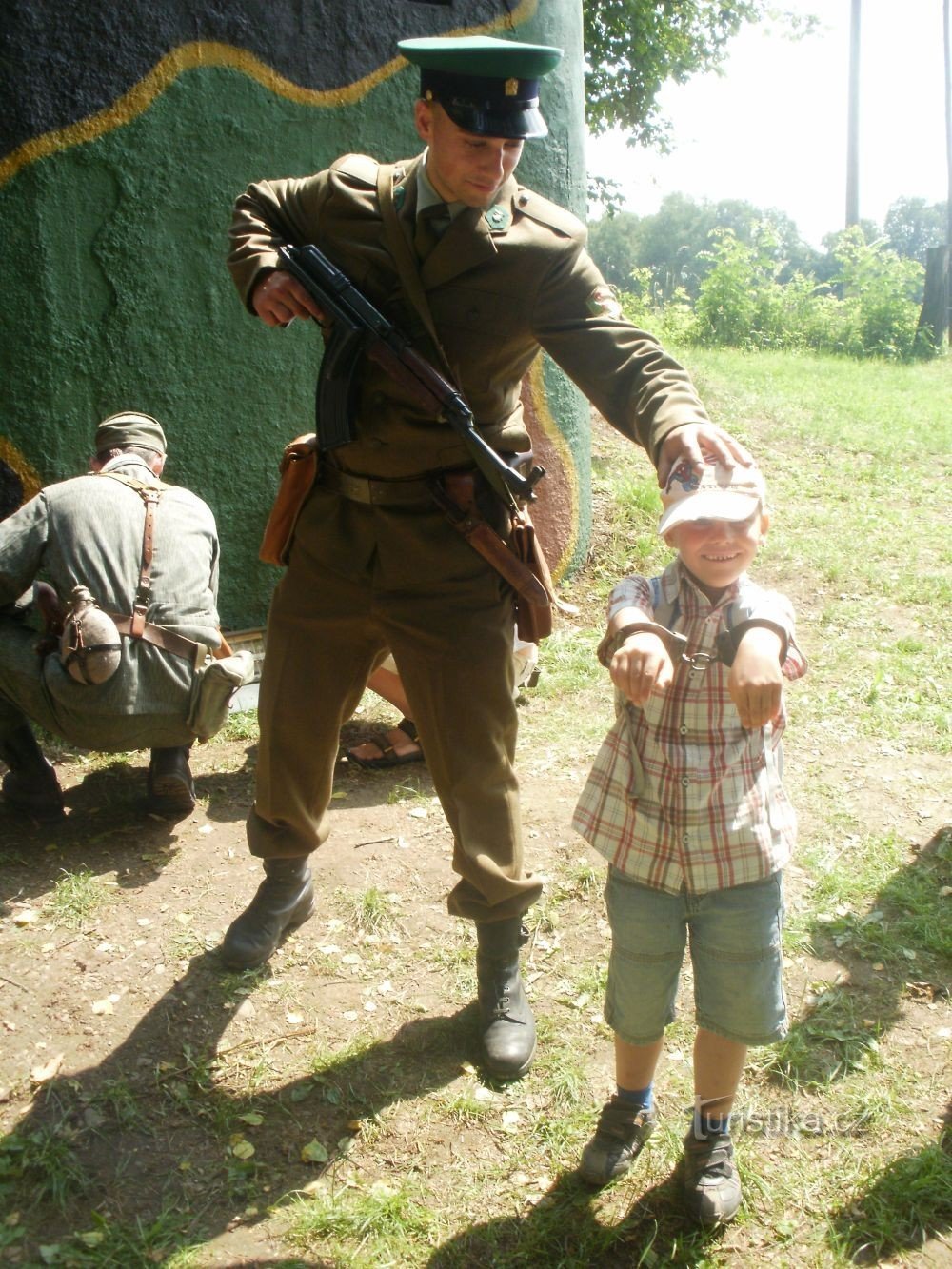 escoltado voluntariamente