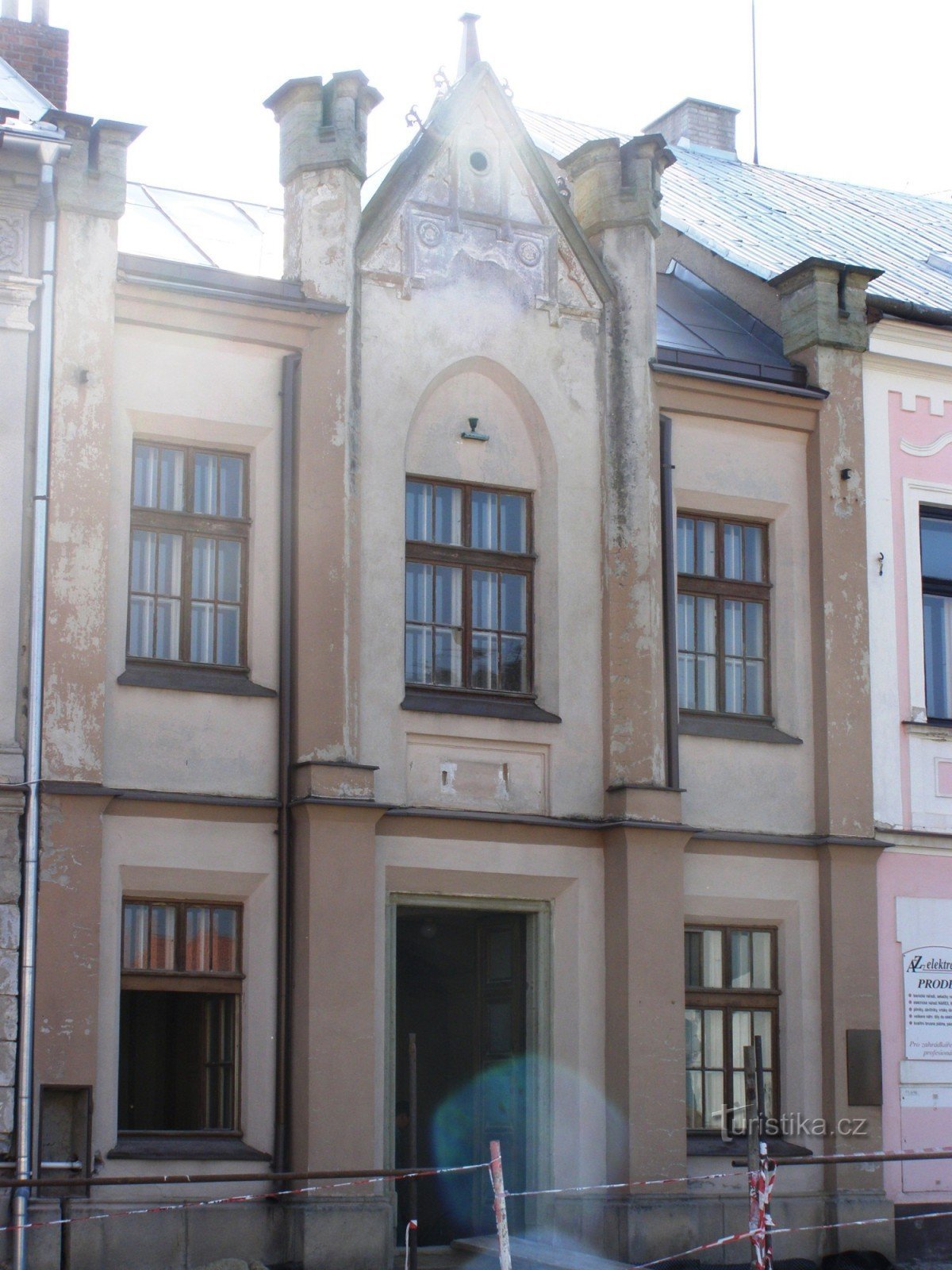 Dobruška - synagoga (bohužel foceno proti slunci)