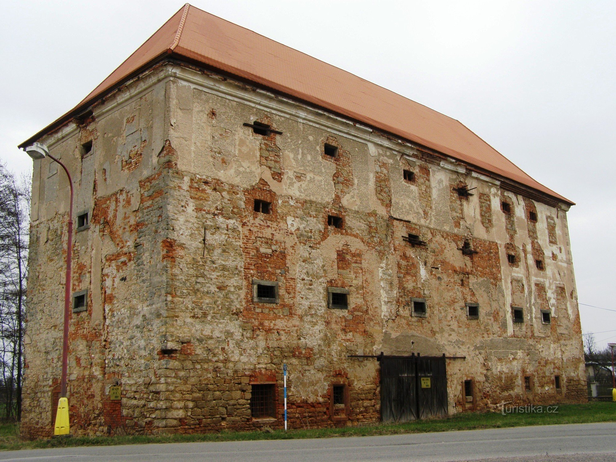 Dohalice - fortress, granary