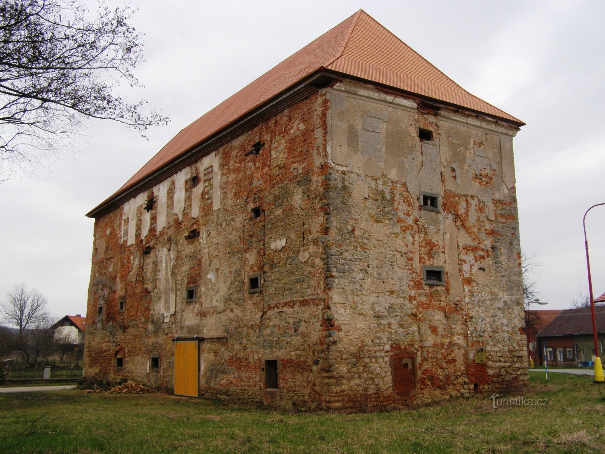 Dohalice - fortress, granary