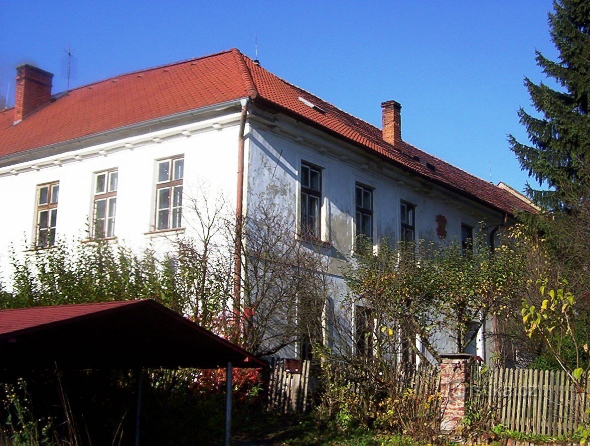 Dolany-Véska-casa con techo, rychta-Foto: Ulrych Mir.