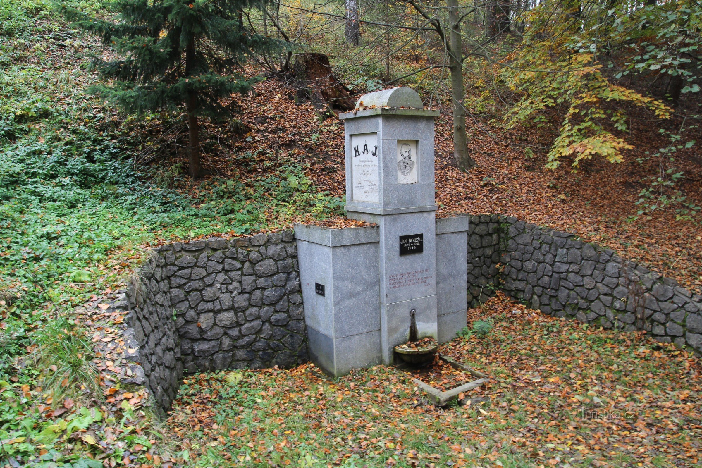 Doležal's well