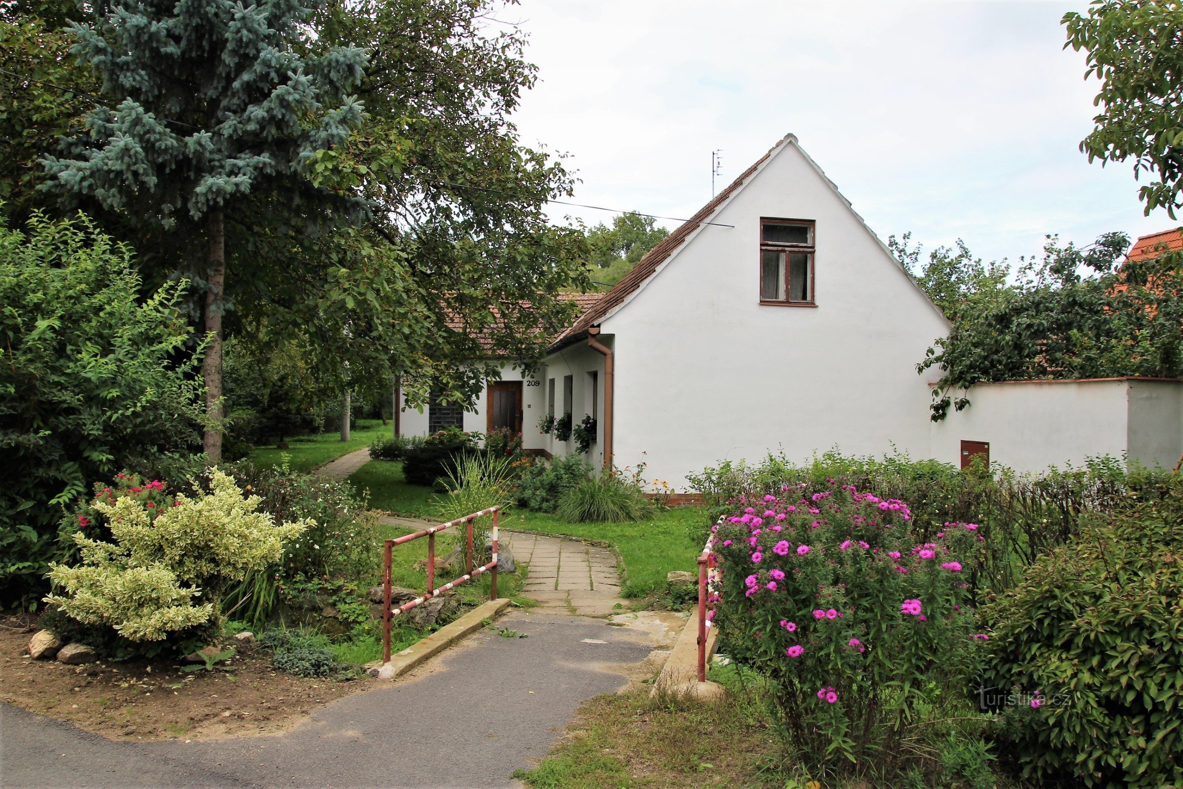 La partie basse du village au bord de la rivière Jihlava