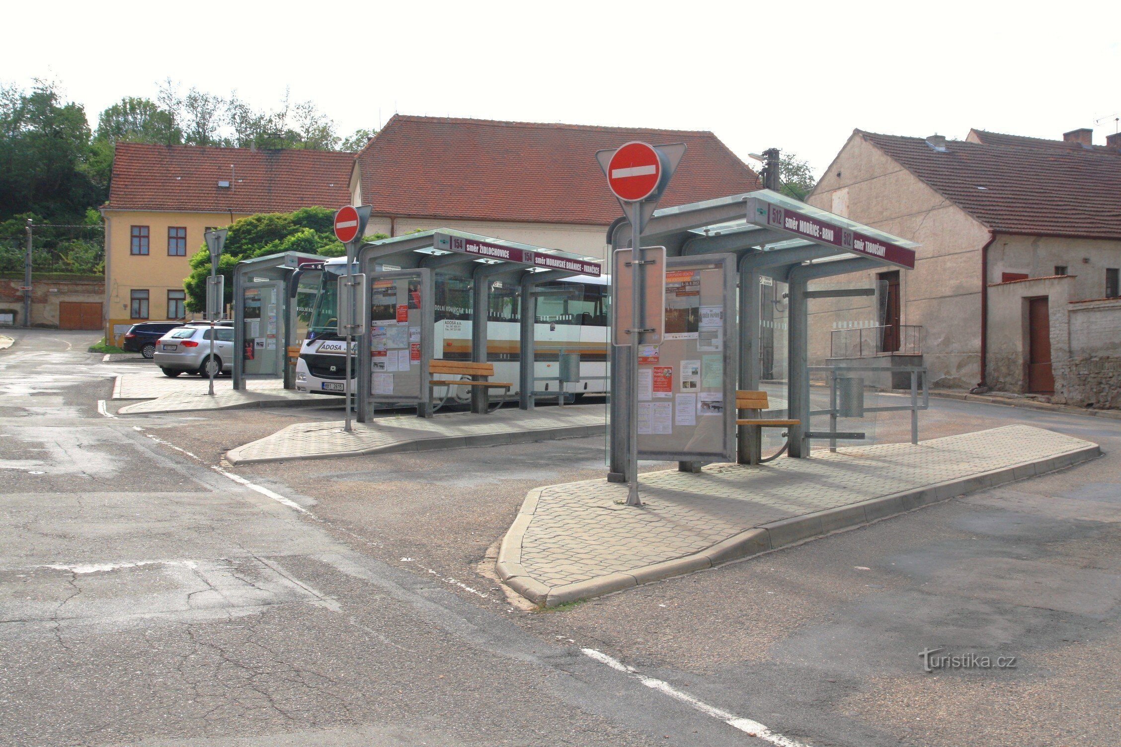 Dolní Kounice - autobusni kolodvor