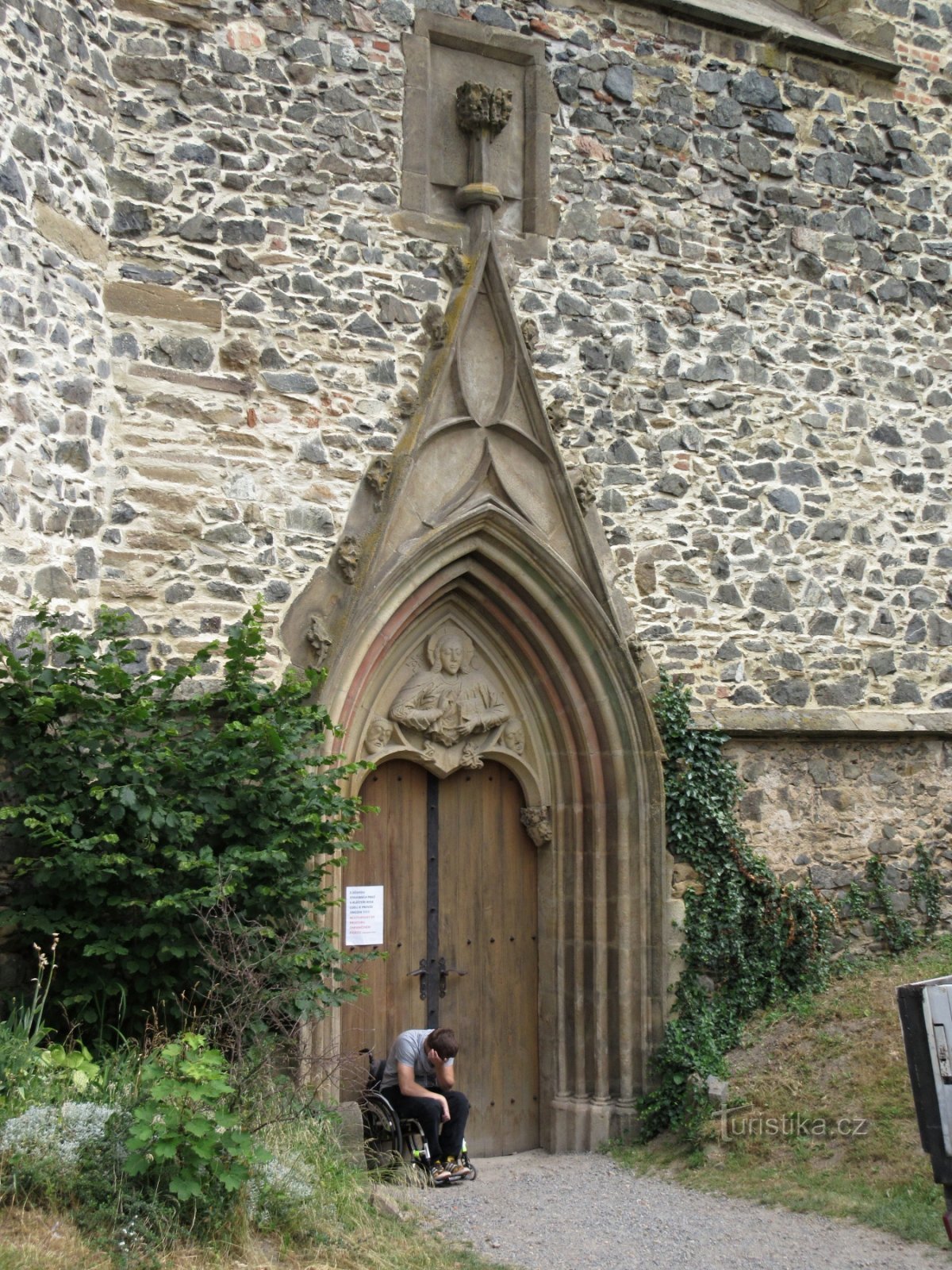 Dolní Kounice – history, monastery ruins, castle, Jewish monuments