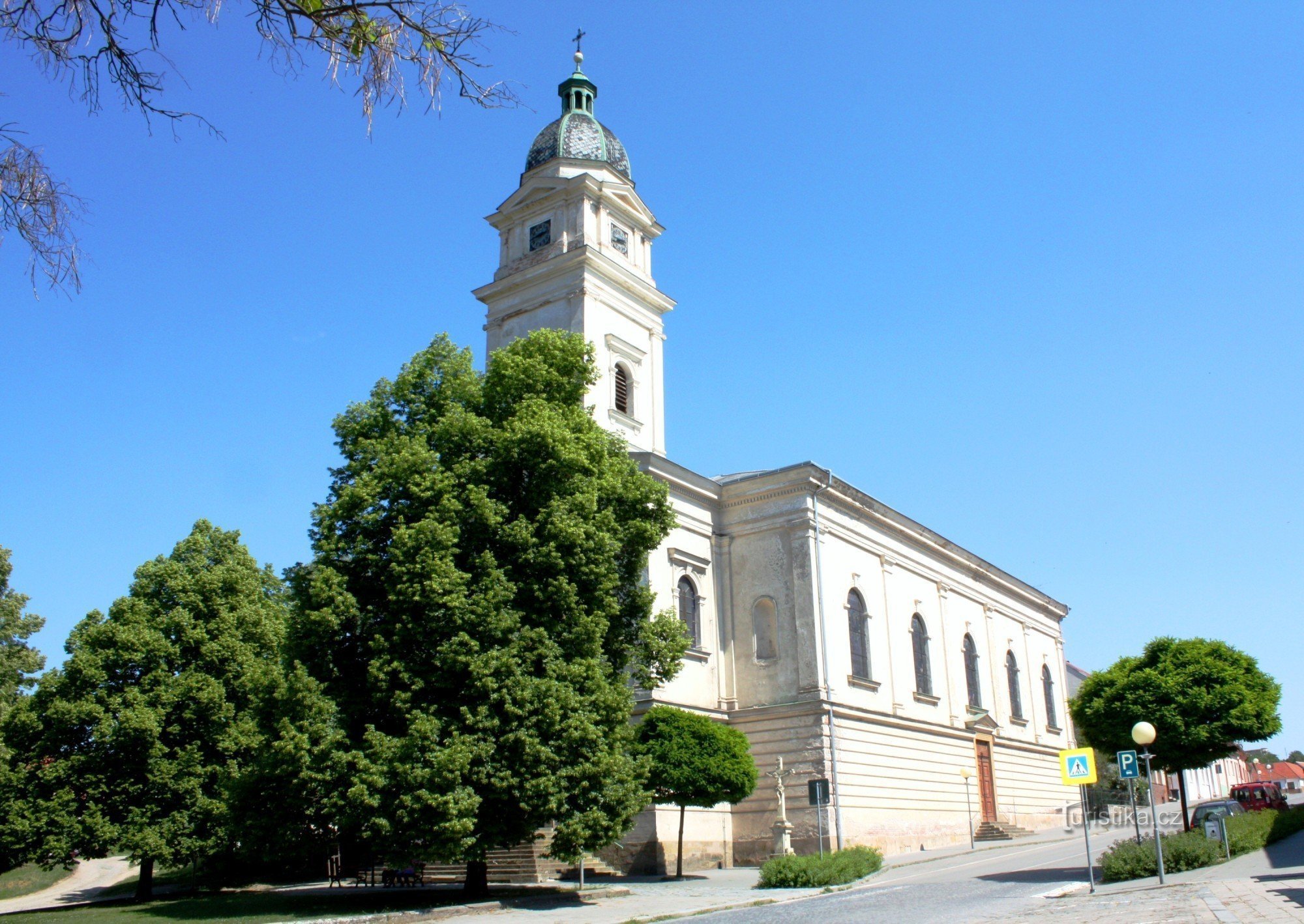 Dolní Kounice - kirken St. Peter og Paul