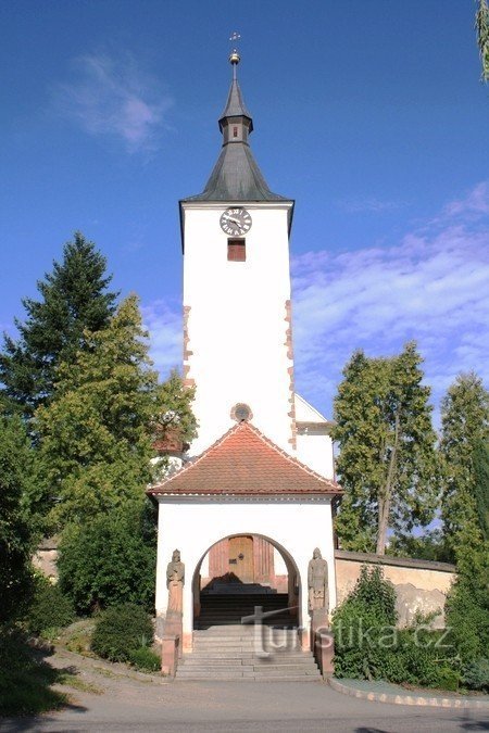 Dolní Loučky - kirken St. Martin