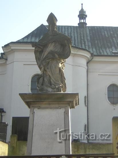 Dolní Lutyně - biserica Sf. Ioan Botezătorul, statuie