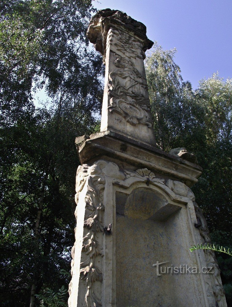 Dolní Moravice - Columna de la Santísima Trinidad