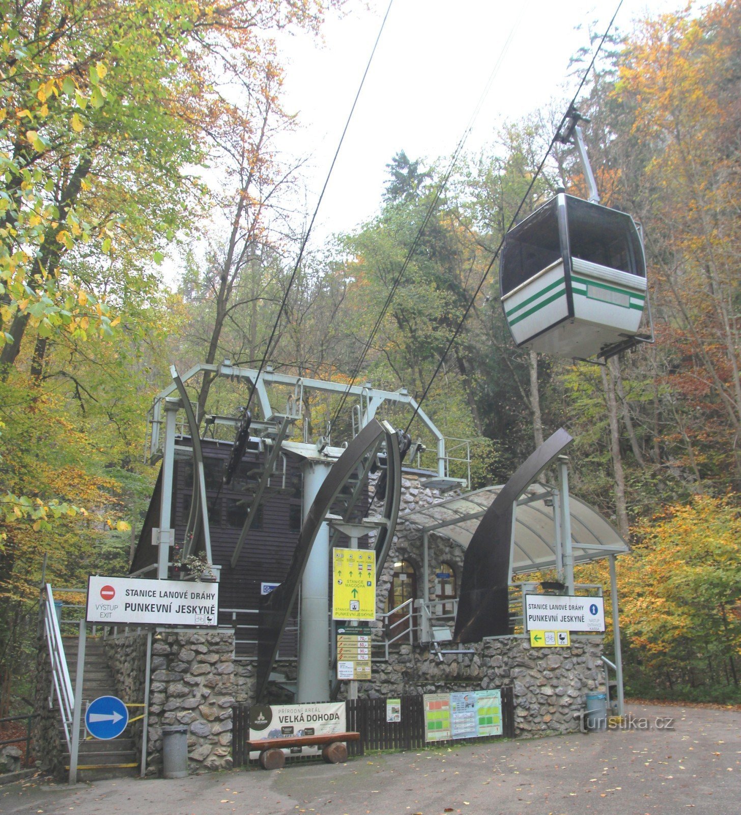 Lower cable car station